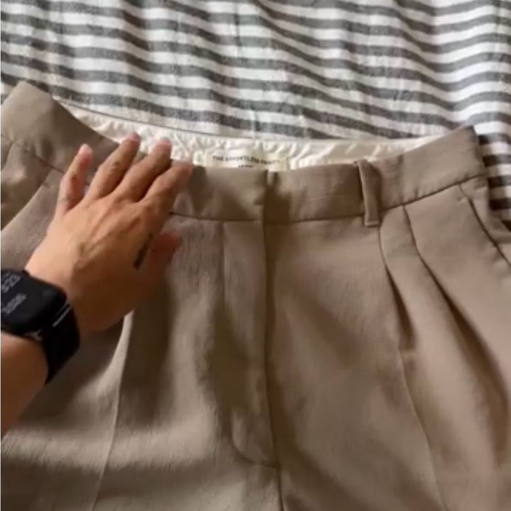 Aritzia The Effortless Pant - SHORT